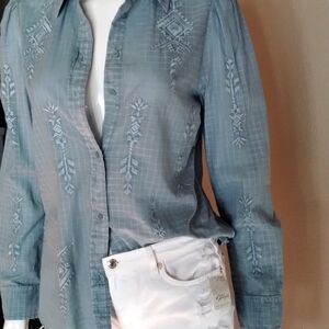 Lauren Ralph Lauren Sky blue embroidered blouse size 10